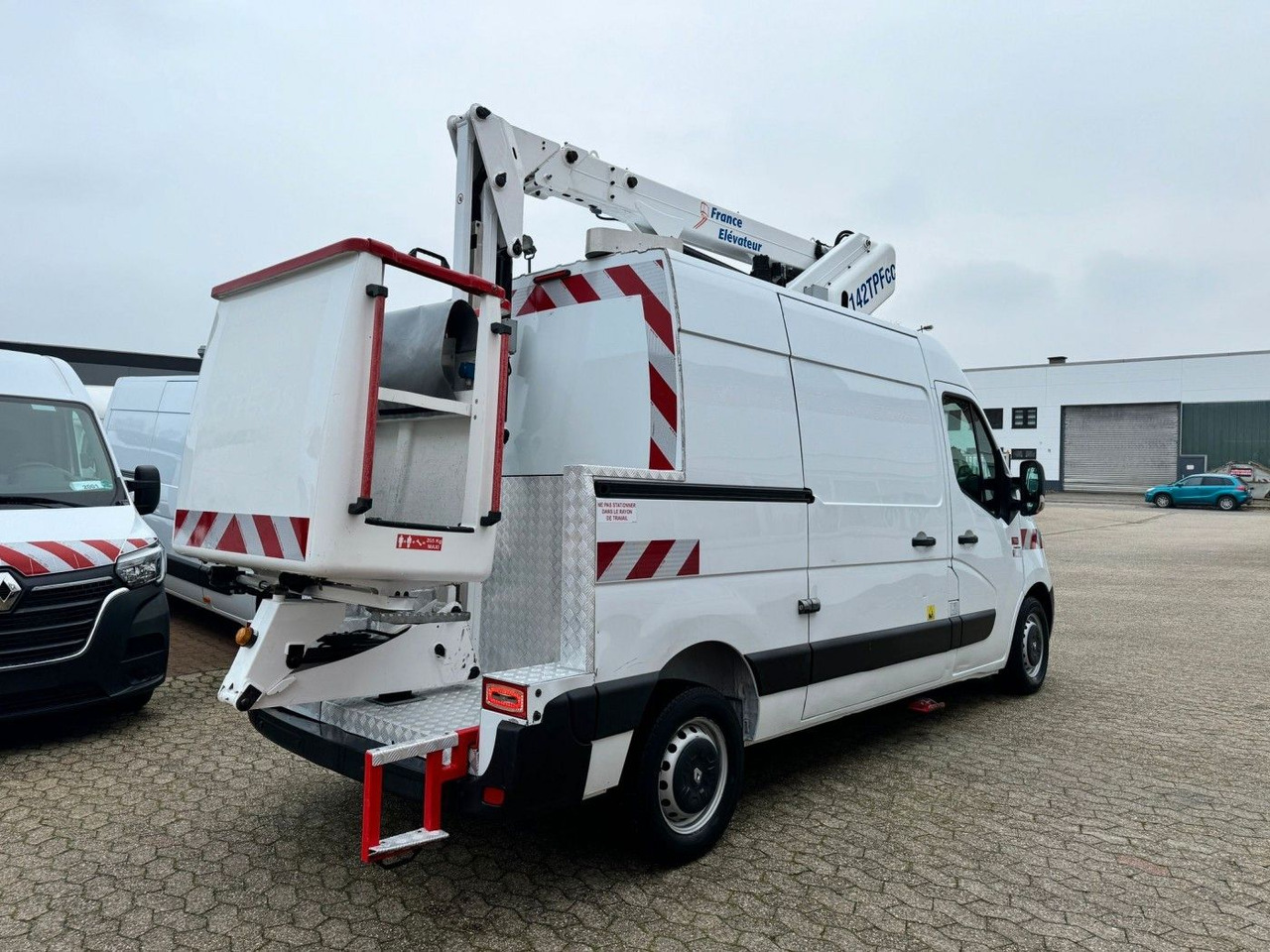 Renault Master Steiger France Elévateur 142 TPFcc - منصة تلسكوبية محمولة على شاحنة: صورة 4 Renault Master Steiger France Elévateur 142 TPFcc - منصة تلسكوبية محمولة على شاحنة: صورة 4