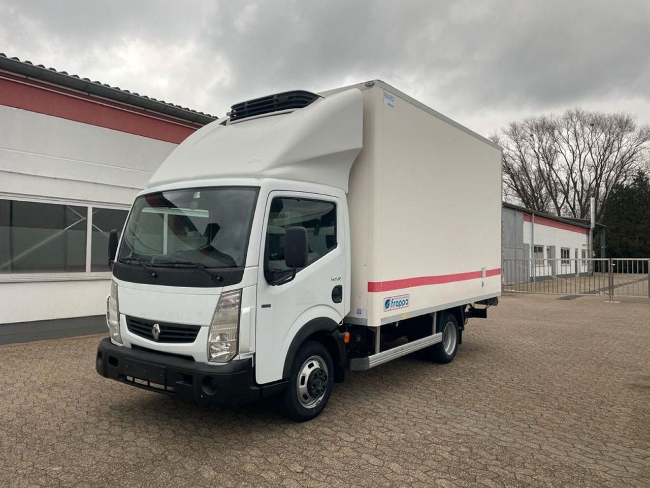 Renault Maxity Tiefkühlkoffer Multi-Temp Ladebordwand - شاحنة مُبرّدة للتوصيل: صورة 1 Renault Maxity Tiefkühlkoffer Multi-Temp Ladebordwand - شاحنة مُبرّدة للتوصيل: صورة 1
