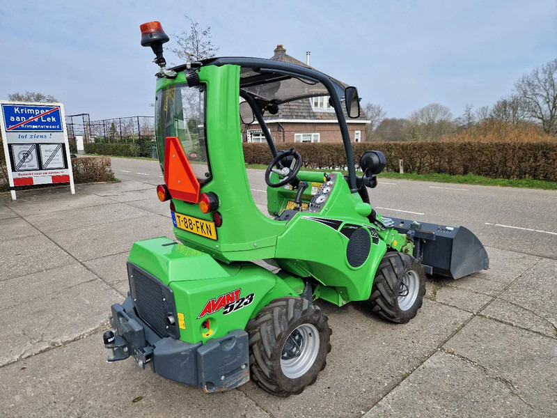 Avant M523 met 317 uur, in nieuwstaat!! - اللودر المجنزر صغير: صورة 3 Avant M523 met 317 uur, in nieuwstaat!! - اللودر المجنزر صغير: صورة 3