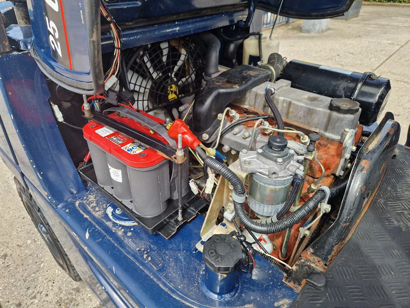 Caterpillar DP25K met breed vorkenbord - رافعة شوكية ديزل: صورة 5 Caterpillar DP25K met breed vorkenbord - رافعة شوكية ديزل: صورة 5