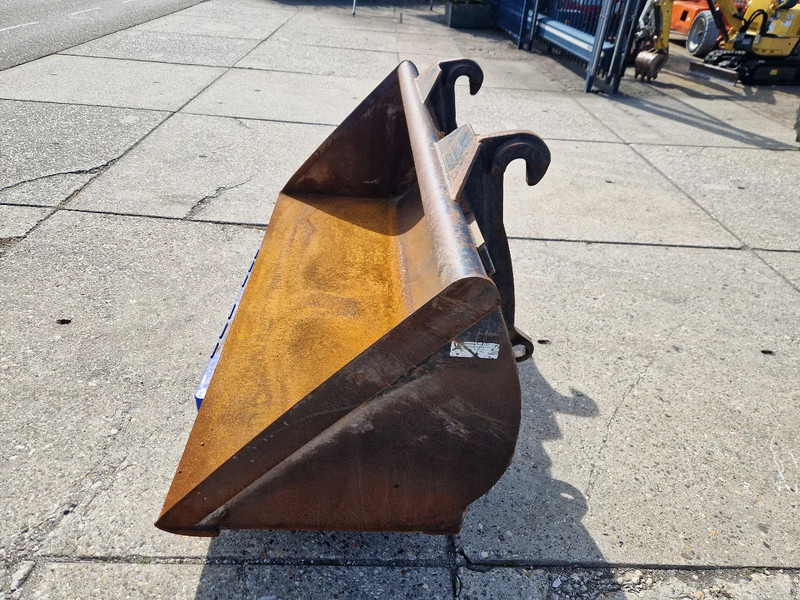 Jeroen van Leeuwen schepbak voor Volvo L30/L35 - بكت - آلات البناء: صورة 3 Jeroen van Leeuwen schepbak voor Volvo L30/L35 - بكت - آلات البناء: صورة 3