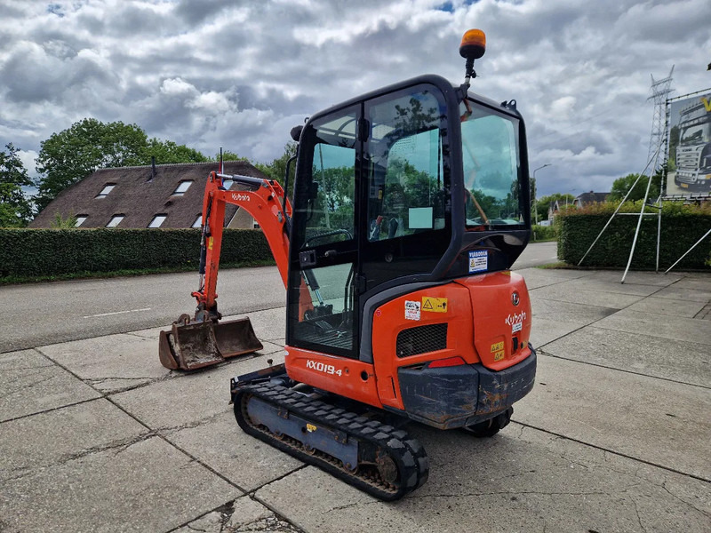 Kubota KX019-4 CW05 met 2 bakken - حفارة مُصَّغرة: صورة 4 Kubota KX019-4 CW05 met 2 bakken - حفارة مُصَّغرة: صورة 4