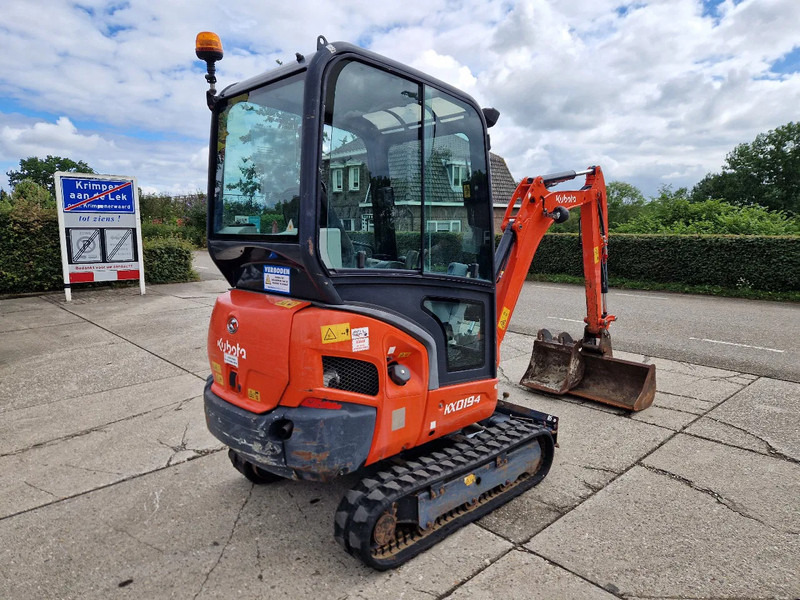 Kubota KX019-4 CW05 met 2 bakken - حفارة مُصَّغرة: صورة 3 Kubota KX019-4 CW05 met 2 bakken - حفارة مُصَّغرة: صورة 3