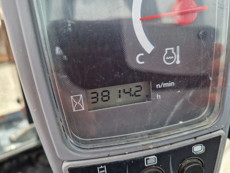 حفارة مُصَّغرة Kubota KX019-4 CW05 met 2 bakken: صورة 10 حفارة مُصَّغرة Kubota KX019-4 CW05 met 2 bakken: صورة 10