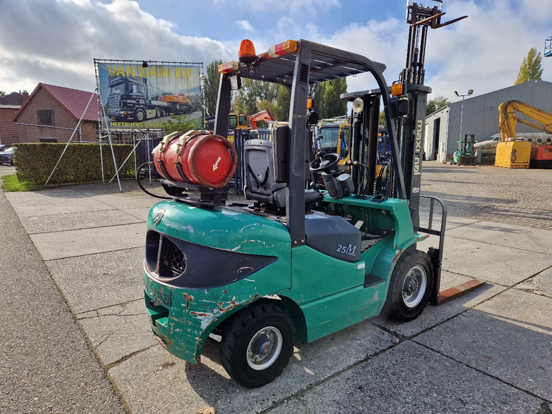 Maximal Nissan Zhejiang 2.5 ton LPG LOW HOURS - رافعة شوكية تعمل بالغاز: صورة 4 Maximal Nissan Zhejiang 2.5 ton LPG LOW HOURS - رافعة شوكية تعمل بالغاز: صورة 4
