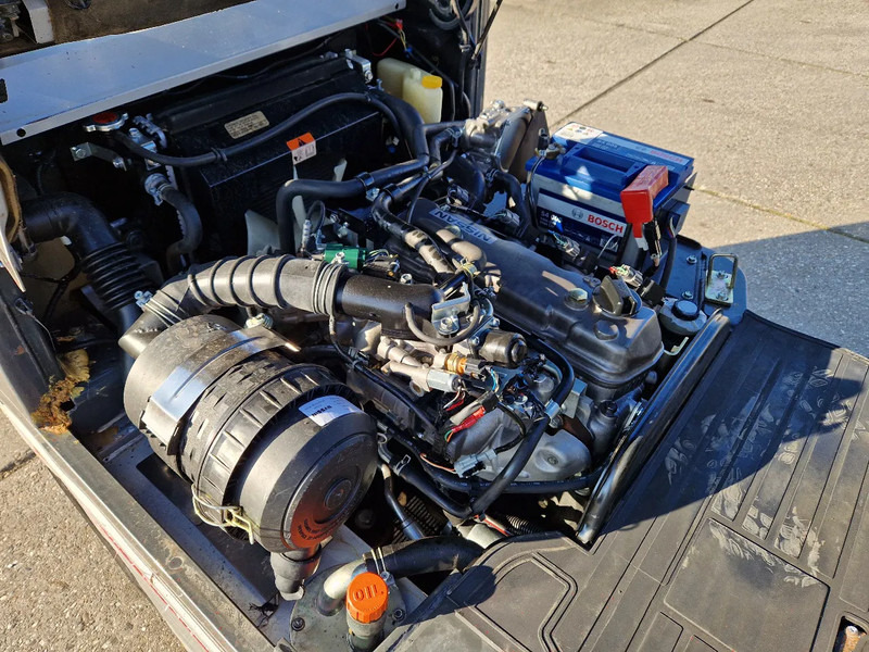 Nissan 1.8 ton LPG triplomast - رافعة شوكية تعمل بالغاز: صورة 5 Nissan 1.8 ton LPG triplomast - رافعة شوكية تعمل بالغاز: صورة 5