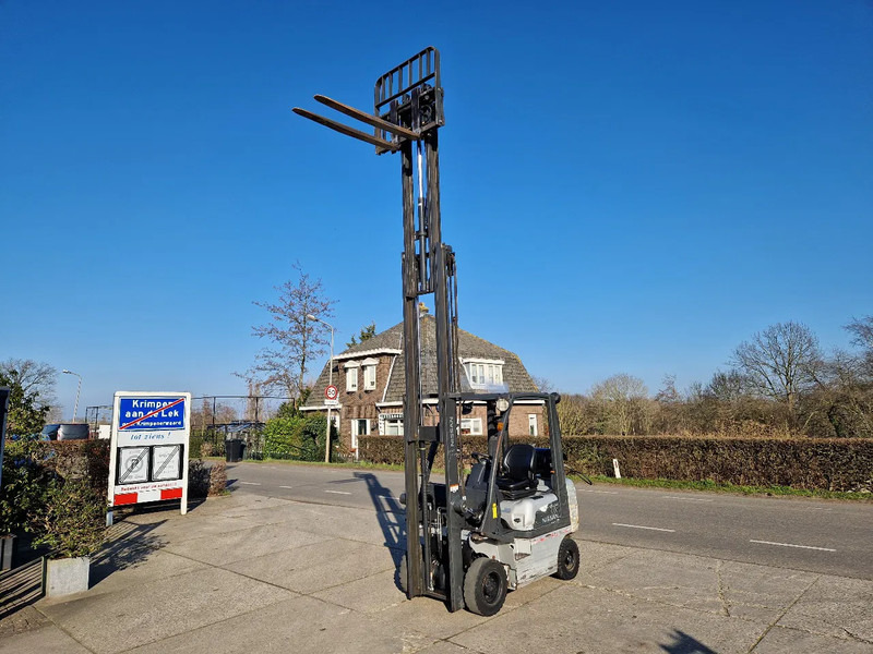 Nissan 1.8 ton LPG triplomast - رافعة شوكية تعمل بالغاز: صورة 3 Nissan 1.8 ton LPG triplomast - رافعة شوكية تعمل بالغاز: صورة 3