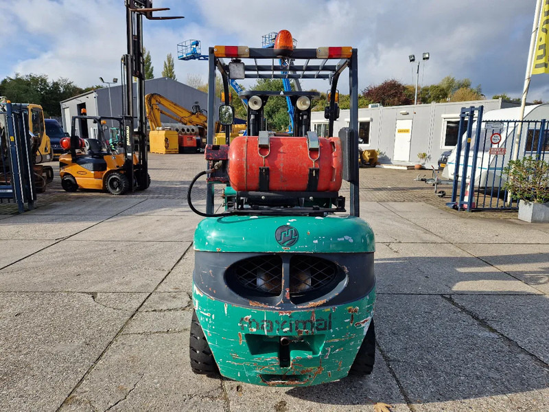 Nissan Zhejiang Maximal with 1290 hours 2.5 ton LPG - رافعة شوكية تعمل بالغاز: صورة 3 Nissan Zhejiang Maximal with 1290 hours 2.5 ton LPG - رافعة شوكية تعمل بالغاز: صورة 3