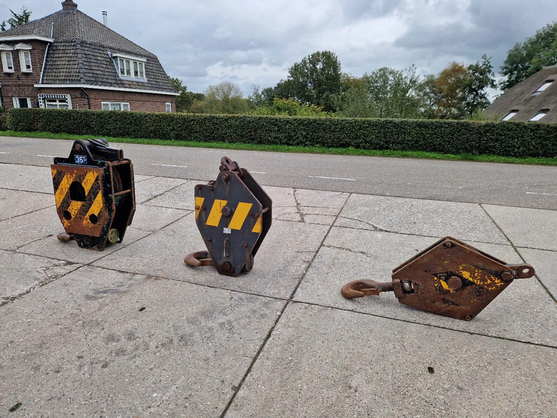 Onbekend 3X hijsblok cap. 35t, 20t, 15t. - ملحق - آلات البناء: صورة 2 Onbekend 3X hijsblok cap. 35t, 20t, 15t. - ملحق - آلات البناء: صورة 2