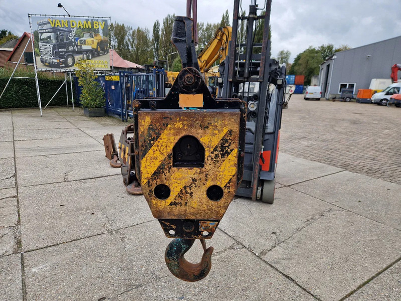 Onbekend 3X hijsblok cap. 35t, 20t, 15t. - ملحق - آلات البناء: صورة 5 Onbekend 3X hijsblok cap. 35t, 20t, 15t. - ملحق - آلات البناء: صورة 5