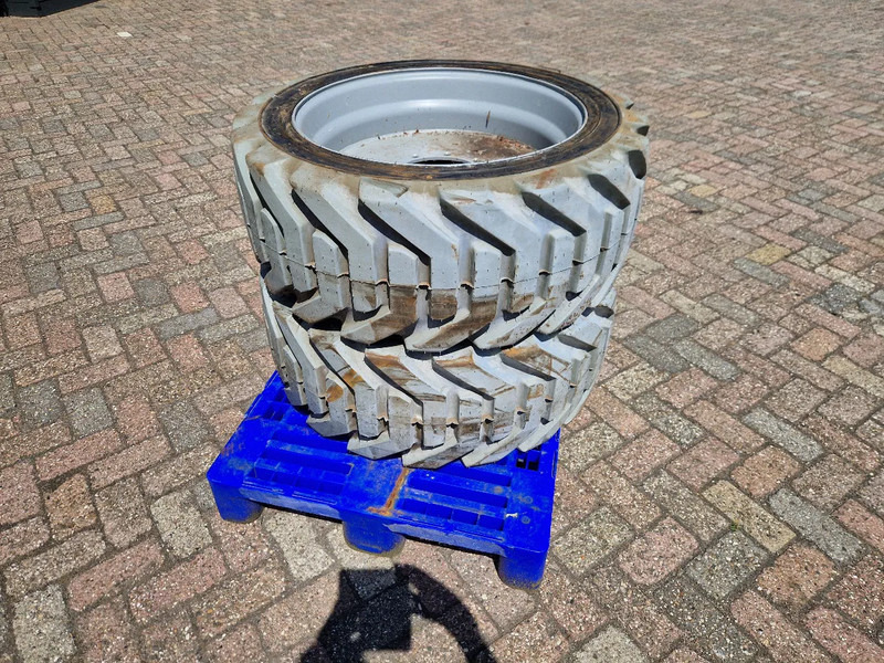 Onbekend 3x nieuwe OUTRIGGER volgeschuimde hoogwerkerband met velg - إطارات: صورة 3 Onbekend 3x nieuwe OUTRIGGER volgeschuimde hoogwerkerband met velg - إطارات: صورة 3