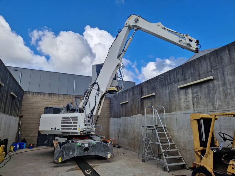 Sennebogen 821 overslagkraan - معالج النفايات: صورة 2 Sennebogen 821 overslagkraan - معالج النفايات: صورة 2