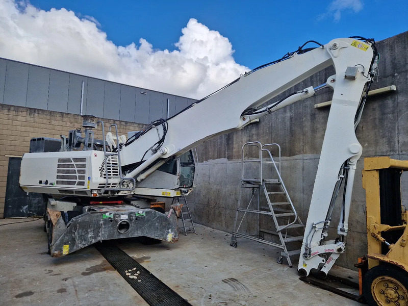 Sennebogen 821 overslagkraan - معالج النفايات: صورة 4 Sennebogen 821 overslagkraan - معالج النفايات: صورة 4