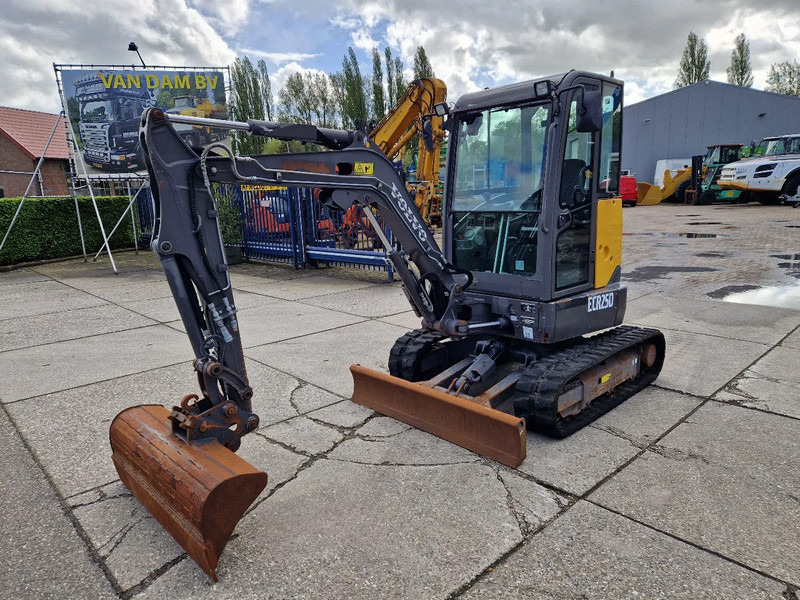 Volvo ECR25D met 2562 uur - حفارة مُصَّغرة: صورة 1 Volvo ECR25D met 2562 uur - حفارة مُصَّغرة: صورة 1