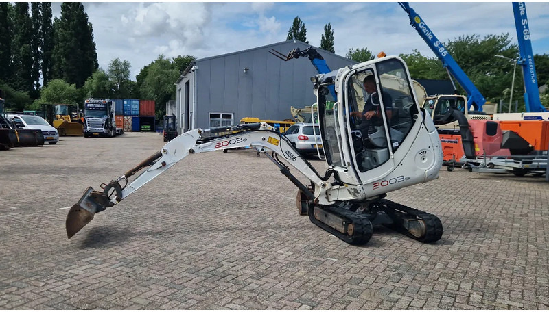 WACKER NEUSON 2003RD met nivelleersysteem - حفارة مُصَّغرة: صورة 1 WACKER NEUSON 2003RD met nivelleersysteem - حفارة مُصَّغرة: صورة 1