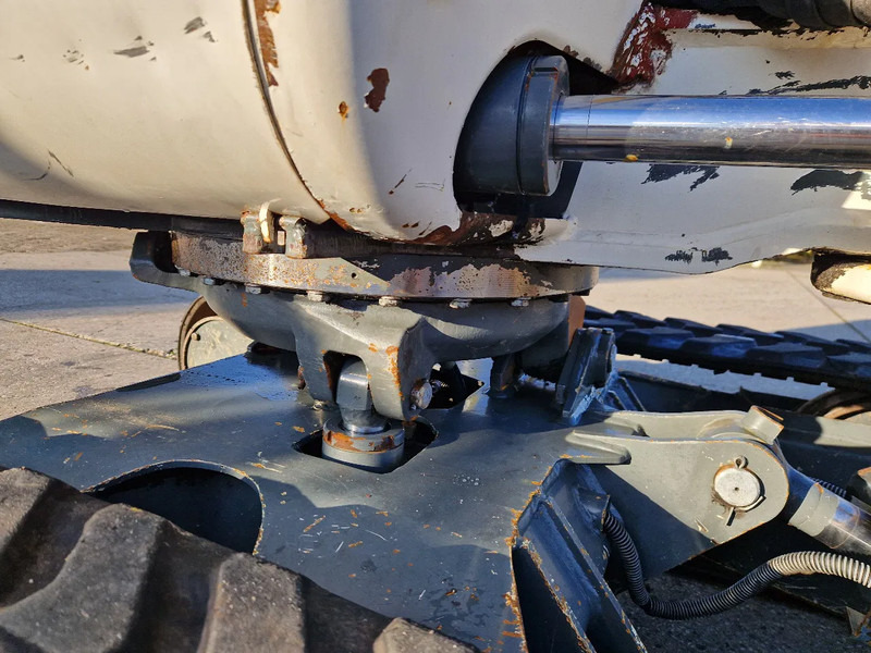 WACKER NEUSON 2404RD kan op een (berg)helling draaien - حفارة مُصَّغرة: صورة 3 WACKER NEUSON 2404RD kan op een (berg)helling draaien - حفارة مُصَّغرة: صورة 3