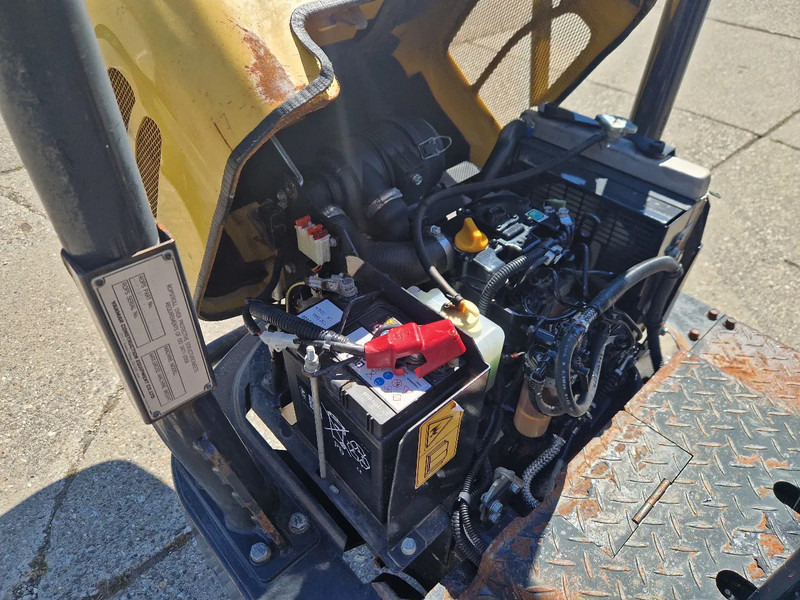 Yanmar C12R-B 3-zijdig kiepend - شاحنة التعدين: صورة 5 Yanmar C12R-B 3-zijdig kiepend - شاحنة التعدين: صورة 5