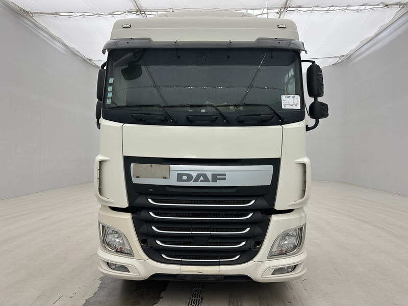 DAF XF 460 Space Cab - وحدة جر: صورة 2 DAF XF 460 Space Cab - وحدة جر: صورة 2
