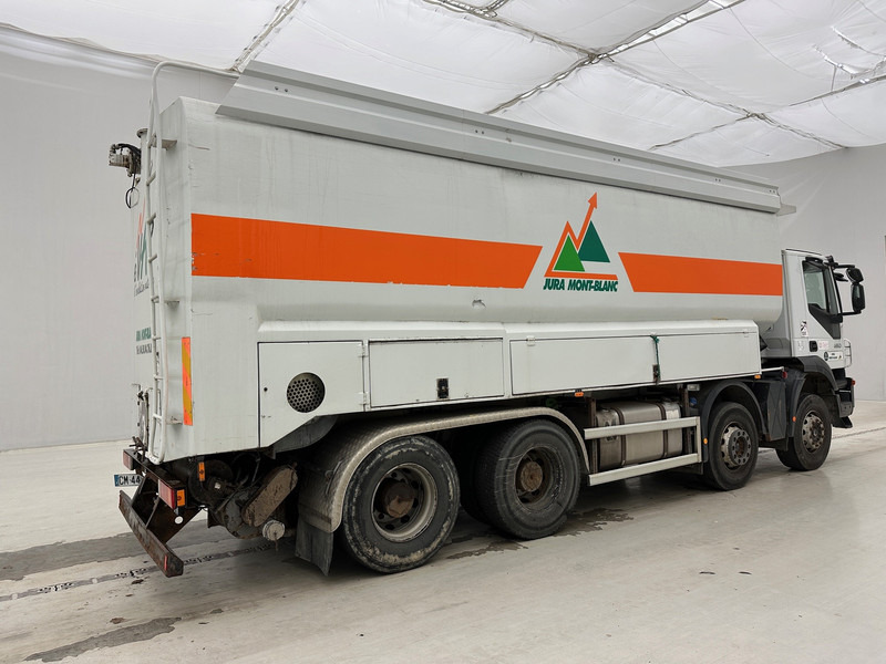 Iveco Eurotrakker 450* - شاحنة صهريج: صورة 4 Iveco Eurotrakker 450* - شاحنة صهريج: صورة 4