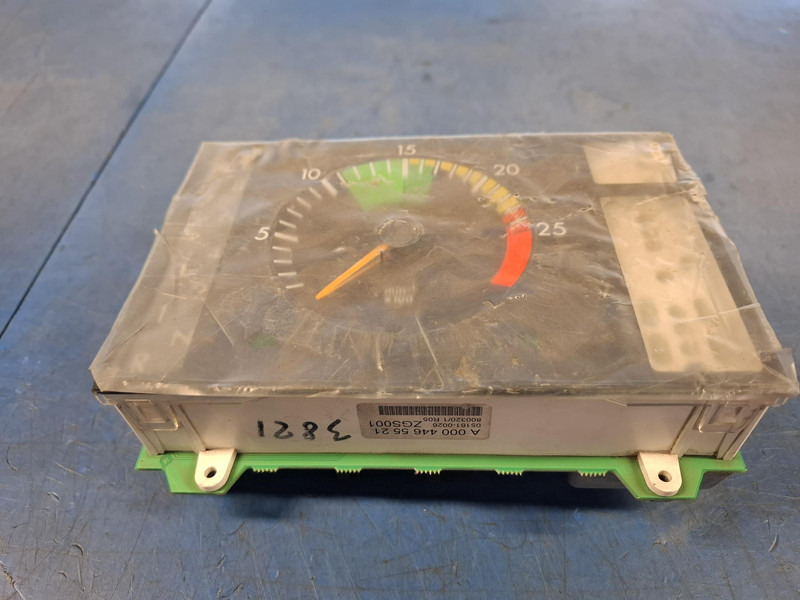 Mercedes-Benz A0004465521 Toerenteller A0004465521 - لوحة القيادة - شاحنة: صورة 2 Mercedes-Benz A0004465521 Toerenteller A0004465521 - لوحة القيادة - شاحنة: صورة 2