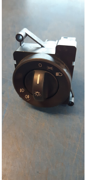 Mercedes-Benz A9435450004 A9435450004 - لوحة القيادة - شاحنة: صورة 1 Mercedes-Benz A9435450004 A9435450004 - لوحة القيادة - شاحنة: صورة 1