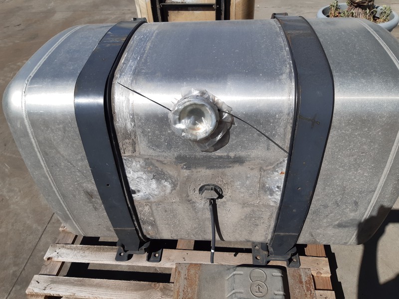 Mercedes-Benz A9604704503 540 li - خزان الوقود: صورة 1 Mercedes-Benz A9604704503 540 li - خزان الوقود: صورة 1