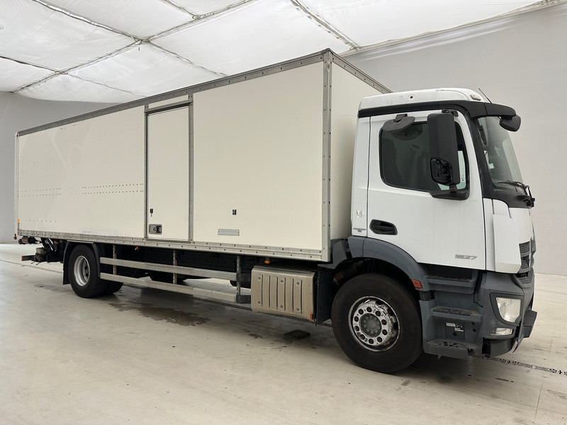 Mercedes-Benz Antos 1827 - شاحنة مقفلة: صورة 3 Mercedes-Benz Antos 1827 - شاحنة مقفلة: صورة 3