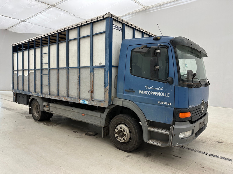Mercedes-Benz Atego 1323 - شاحنة نقل المواشي: صورة 3 Mercedes-Benz Atego 1323 - شاحنة نقل المواشي: صورة 3
