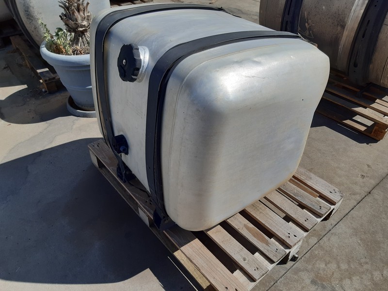 Mercedes-Benz Mazouttank actros A9344700101 - خزان الوقود: صورة 2 Mercedes-Benz Mazouttank actros A9344700101 - خزان الوقود: صورة 2