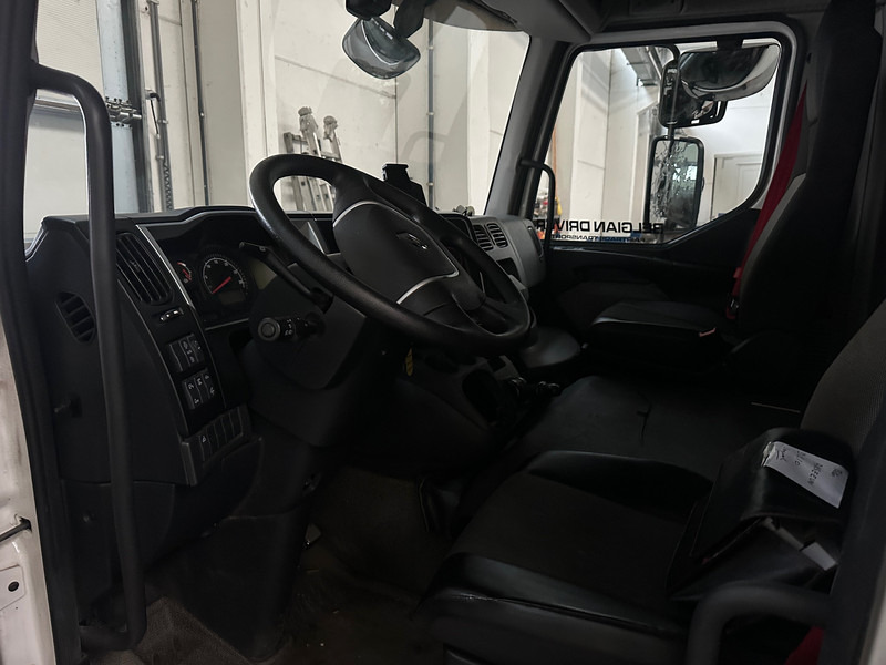 Renault D240 - شاحنة مقفلة: صورة 5 Renault D240 - شاحنة مقفلة: صورة 5