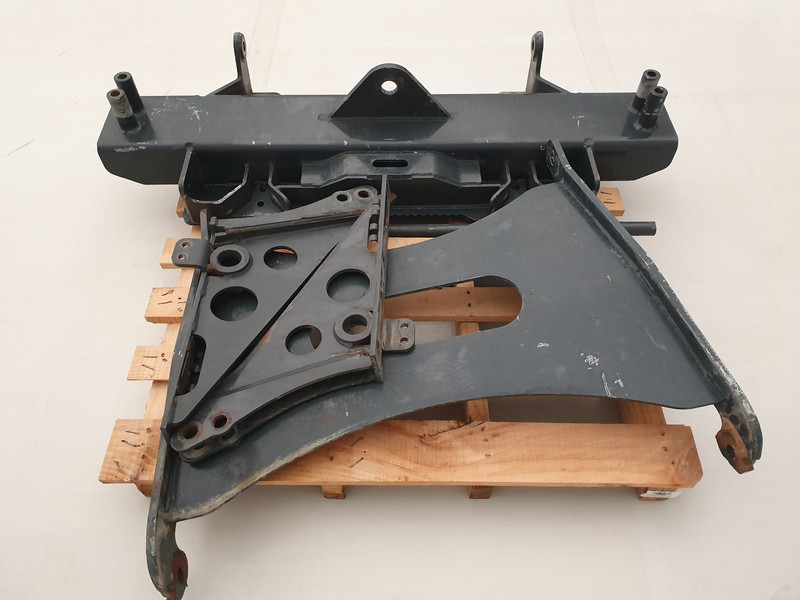 Scania G-Serie DIN-plaat DIN-plaat SCANIA G-Serie Bumper zout strooimachine - قطع غيار: صورة 1 Scania G-Serie DIN-plaat DIN-plaat SCANIA G-Serie Bumper zout strooimachine - قطع غيار: صورة 1