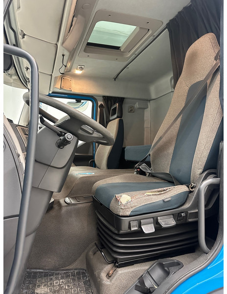 شاحنة ستارة Volvo FE 320: صورة 13