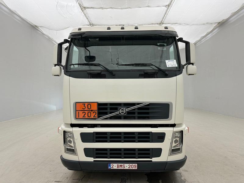 Volvo FH 440 - 6x2* - شاحنة صهريج: صورة 2 Volvo FH 440 - 6x2* - شاحنة صهريج: صورة 2