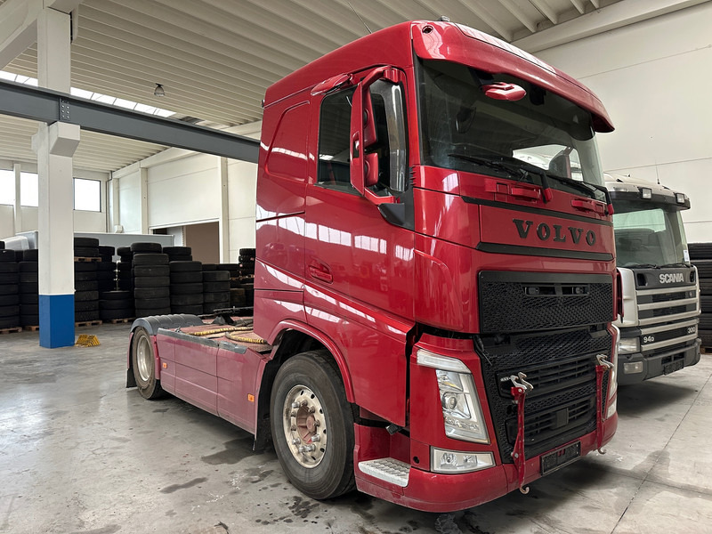 Volvo FH 500 "FIRE DAMAGE" - وحدة جر: صورة 3 Volvo FH 500 "FIRE DAMAGE" - وحدة جر: صورة 3