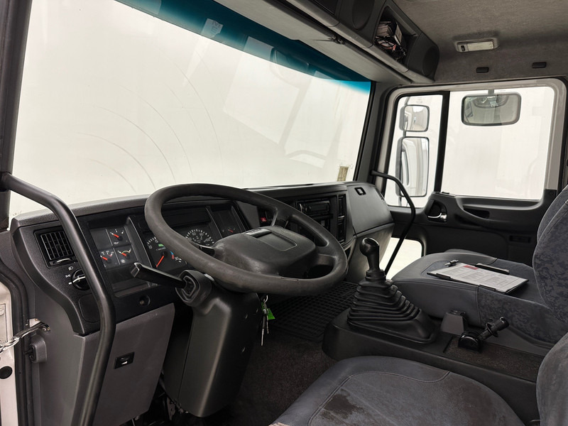 شاحنة الفريزر Volvo FL 220: صورة 10
