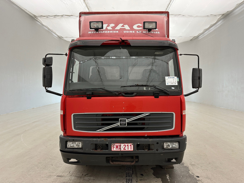 Volvo FL 220 - شاحنة مقفلة: صورة 2 Volvo FL 220 - شاحنة مقفلة: صورة 2