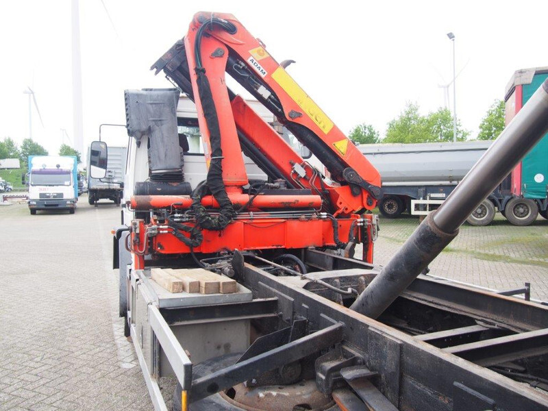 شاحنة قلاب, شاحنة كرين Volvo FL6.180: صورة 10
