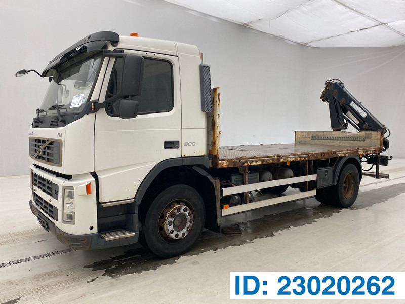 Volvo FM 300 - شاحنات مسطحة, شاحنة كرين: صورة 1 Volvo FM 300 - شاحنات مسطحة, شاحنة كرين: صورة 1