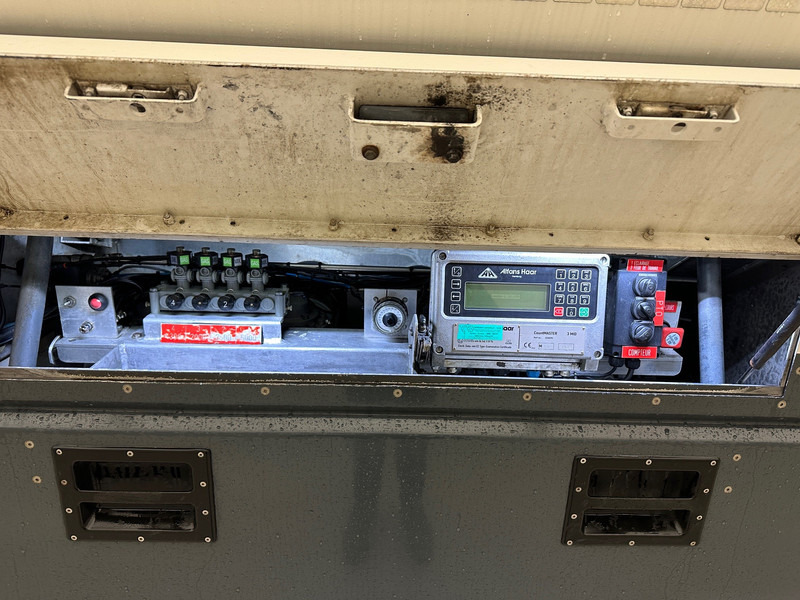 Volvo FM 360 - 6x2 - شاحنة صهريج: صورة 4 Volvo FM 360 - 6x2 - شاحنة صهريج: صورة 4