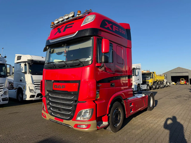 DAF XF 530 Super Spacecab Retarder Euro 6 - وحدة جر: صورة 1 DAF XF 530 Super Spacecab Retarder Euro 6 - وحدة جر: صورة 1