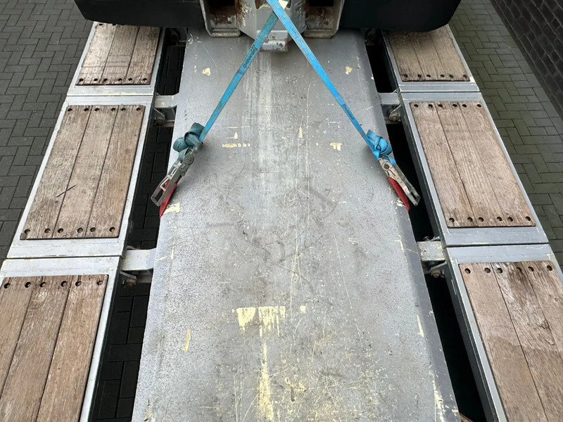 Goldhofer STHP/XLE 8 (3+5) LOWLOADER - عربة منخفضة مسطحة نصف مقطورة: صورة 5 Goldhofer STHP/XLE 8 (3+5) LOWLOADER - عربة منخفضة مسطحة نصف مقطورة: صورة 5