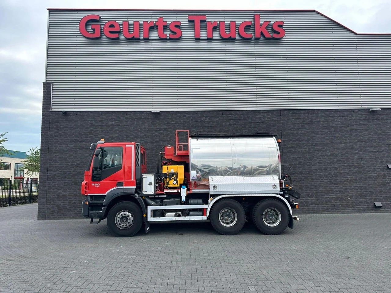 Iveco Trakker 330 6X4 LINNHOFF& HENNE AWÖL 600 6M3 ASF - شاحنة: صورة 1 Iveco Trakker 330 6X4 LINNHOFF& HENNE AWÖL 600 6M3 ASF - شاحنة: صورة 1