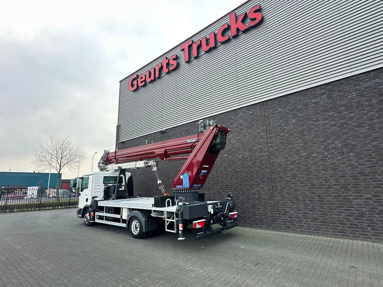 MAN TGL 7.180 4X2 BB BOCKER AK37/4000 + JIB MONTAGEK - آليات: صورة 4 MAN TGL 7.180 4X2 BB BOCKER AK37/4000 + JIB MONTAGEK - آليات: صورة 4