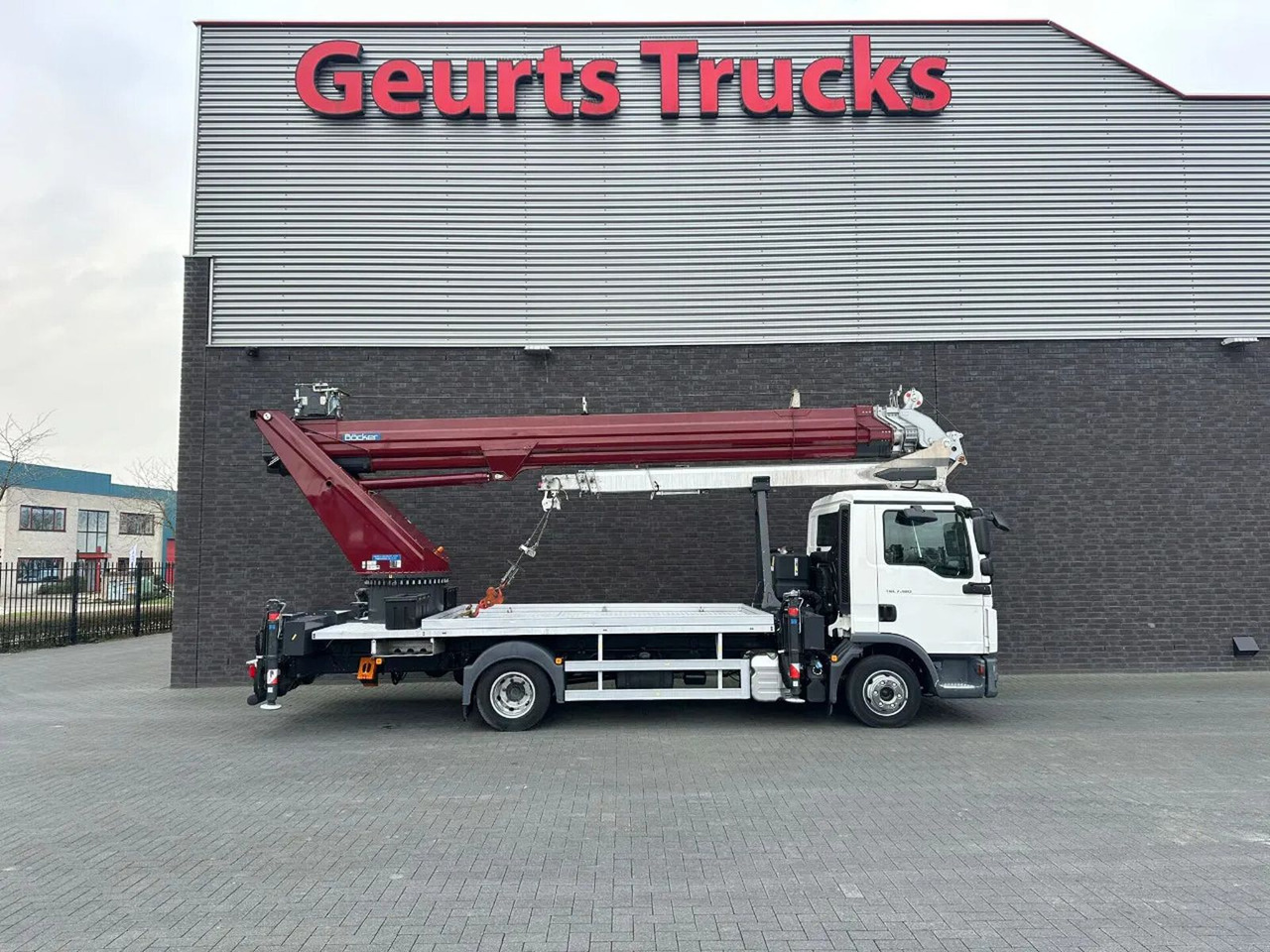 MAN TGL 7.180 4X2 BB BOCKER AK37/4000 + JIB MONTAGEK - آليات: صورة 2 MAN TGL 7.180 4X2 BB BOCKER AK37/4000 + JIB MONTAGEK - آليات: صورة 2