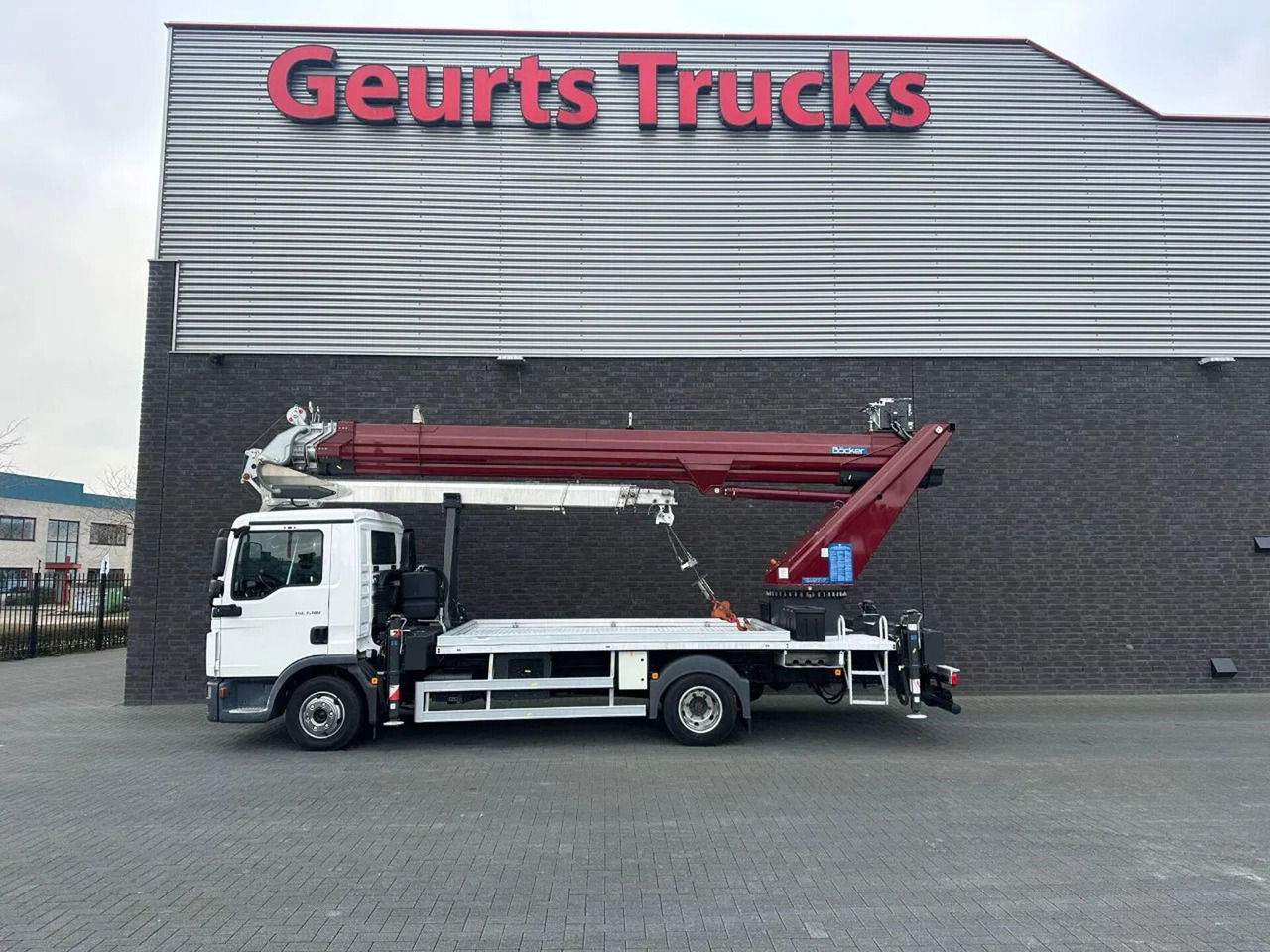 MAN TGL 7.180 4X2 BB BOCKER AK37/4000 + JIB MONTAGEK - آليات: صورة 1 MAN TGL 7.180 4X2 BB BOCKER AK37/4000 + JIB MONTAGEK - آليات: صورة 1