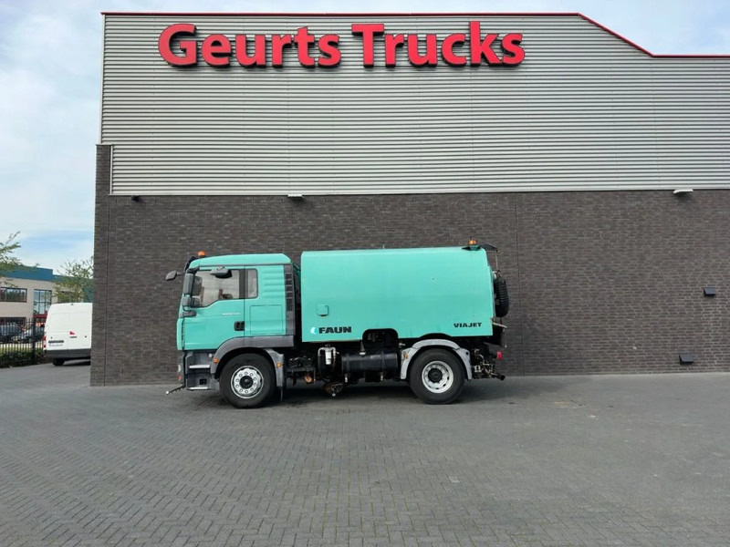 MAN TGM 18.240 4X2 + FAUN VIAJET 6R/HS SWEEPING TRUCK/ KEHRMASCHINE/VEEGWAGEN/FAHRBAHNREINIGER - سياره كنس شوارع: صورة 1 MAN TGM 18.240 4X2 + FAUN VIAJET 6R/HS SWEEPING TRUCK/ KEHRMASCHINE/VEEGWAGEN/FAHRBAHNREINIGER - سياره كنس شوارع: صورة 1