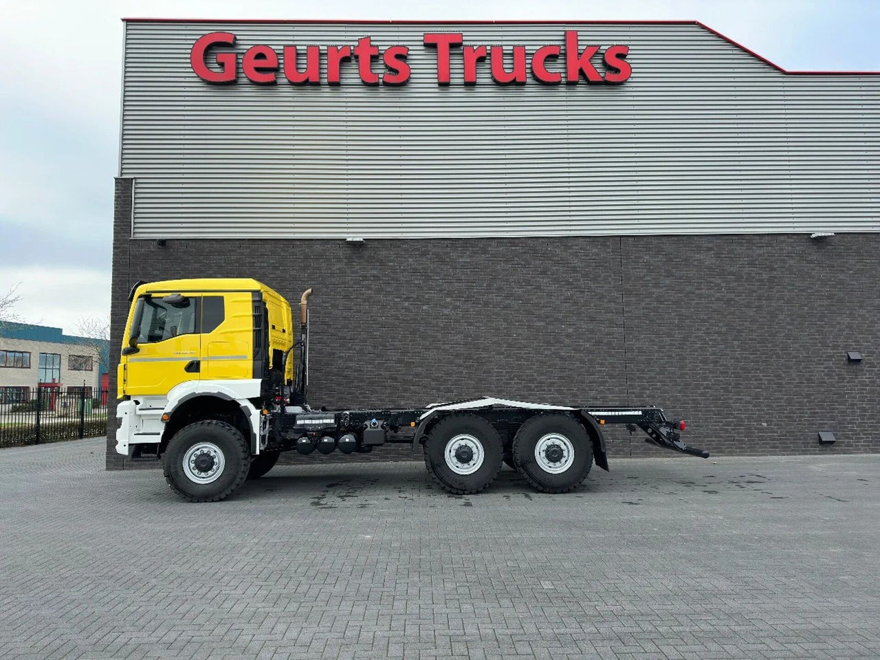 MAN TGS 33.540 6X6 BB CH HEAVY DUTY CHASSIS CABINE/N - شاحنة هيكل كابينة: صورة 1 MAN TGS 33.540 6X6 BB CH HEAVY DUTY CHASSIS CABINE/N - شاحنة هيكل كابينة: صورة 1