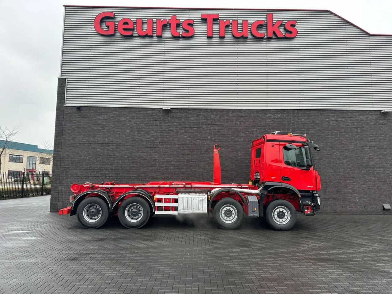 Mercedes-Benz Arocs 8X4 VDL S-30-6600 HAAKARMSYSTEEM/ABROLLKIP - شاحنة ذات خطاف: صورة 4 Mercedes-Benz Arocs 8X4 VDL S-30-6600 HAAKARMSYSTEEM/ABROLLKIP - شاحنة ذات خطاف: صورة 4