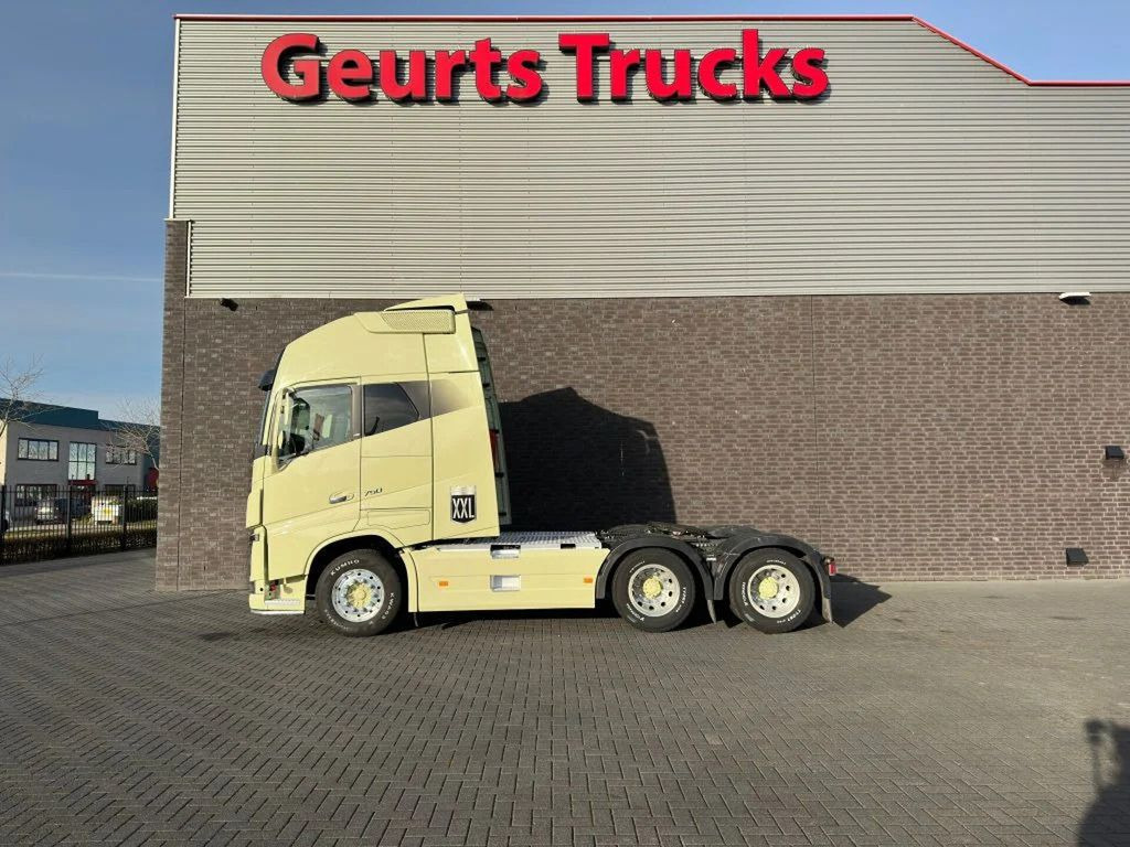 Volvo FH 16.750 6X4 XXL CABINE TREKKER/SZM/TRACTOR - وحدة جر: صورة 1 Volvo FH 16.750 6X4 XXL CABINE TREKKER/SZM/TRACTOR - وحدة جر: صورة 1
