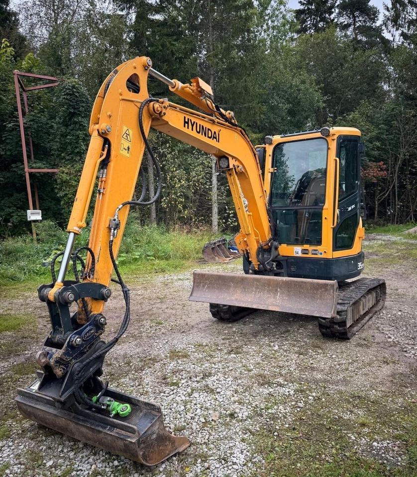Hyundai R35Z - 9 - حفارة مُصَّغرة: صورة 3 Hyundai R35Z - 9 - حفارة مُصَّغرة: صورة 3